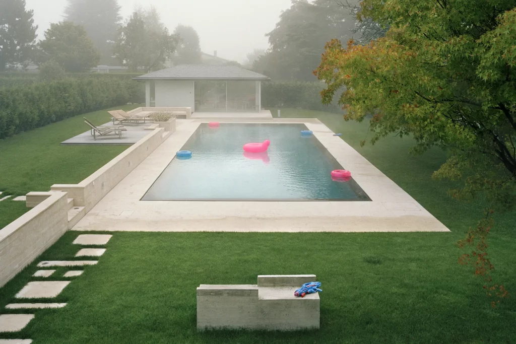 Piscine extérieure et pool-house à Crans-près-Céligny